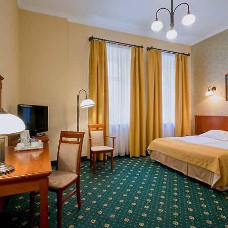 Hotel Hetman Varşova Dış mekan fotoğraf