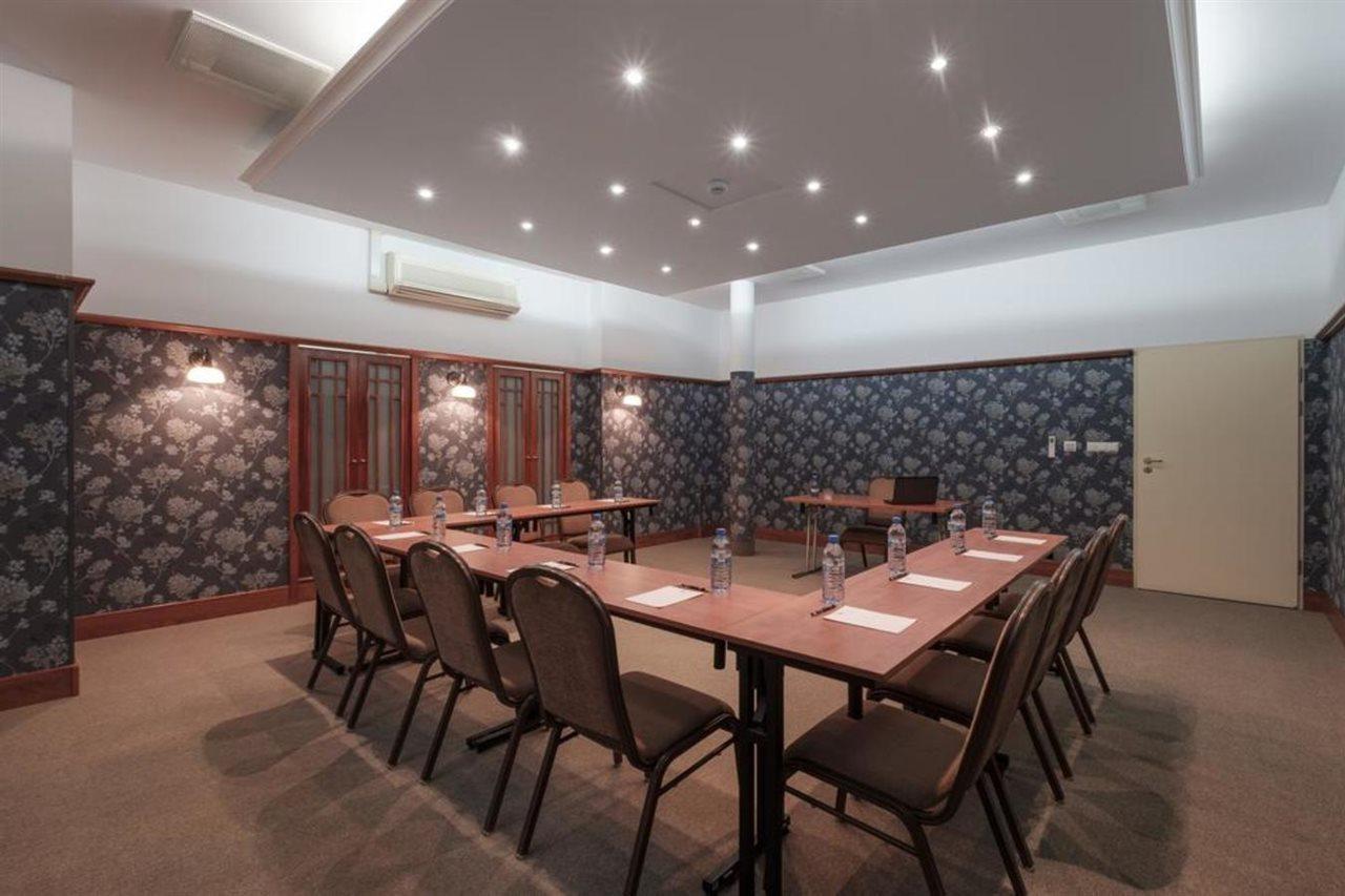 Hotel Hetman Varşova Dış mekan fotoğraf