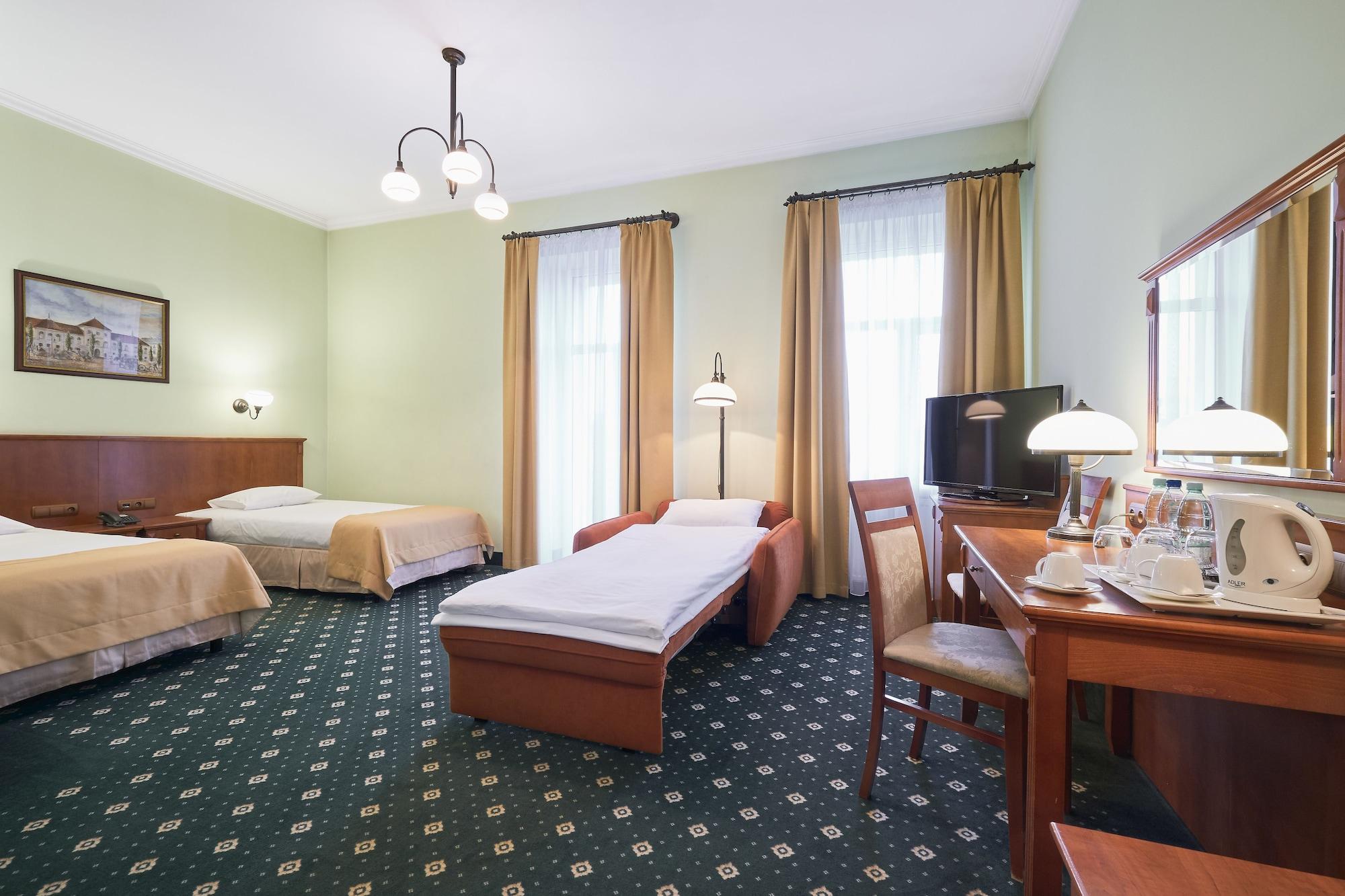Hotel Hetman Varşova Dış mekan fotoğraf