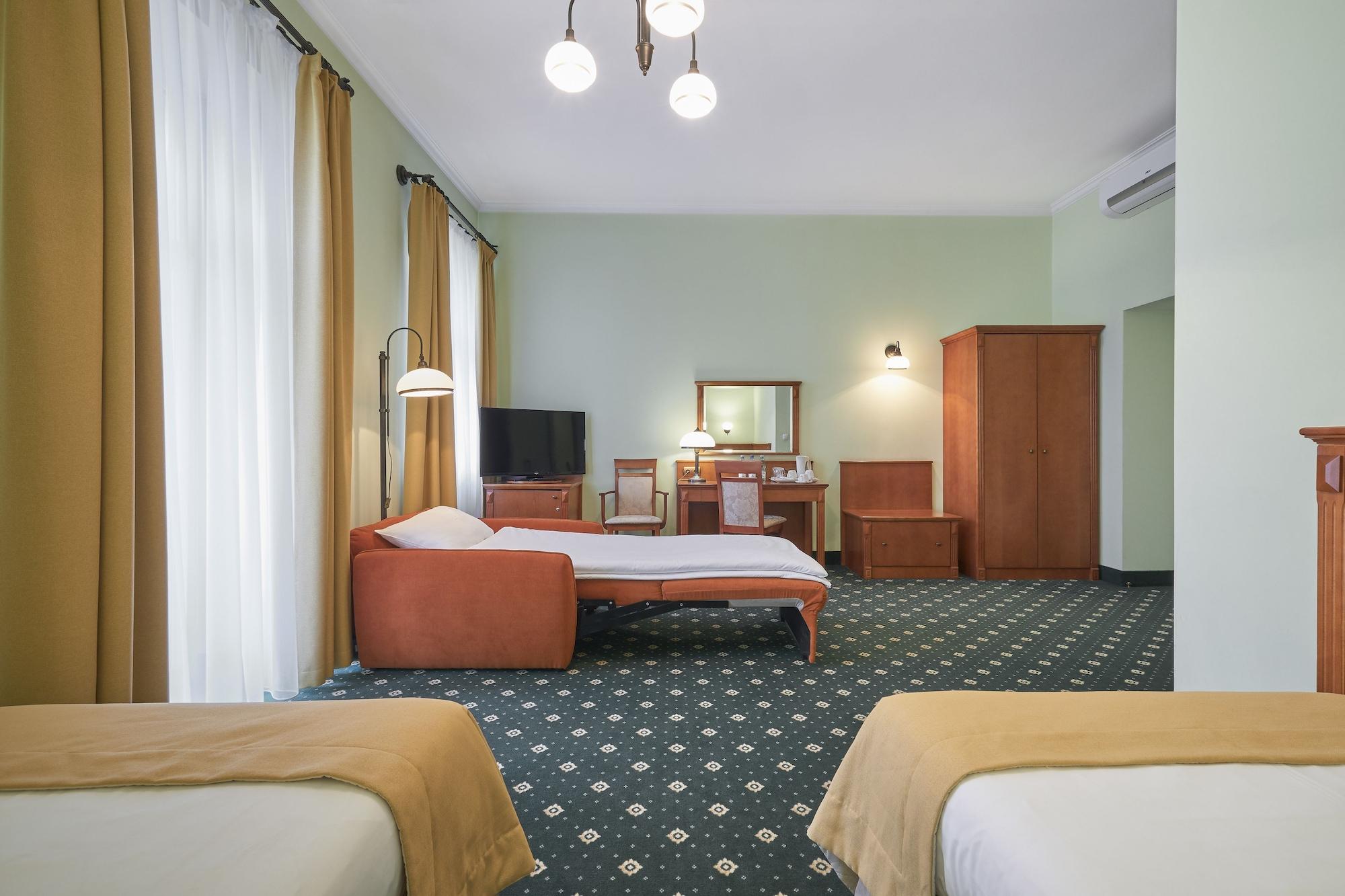 Hotel Hetman Varşova Dış mekan fotoğraf
