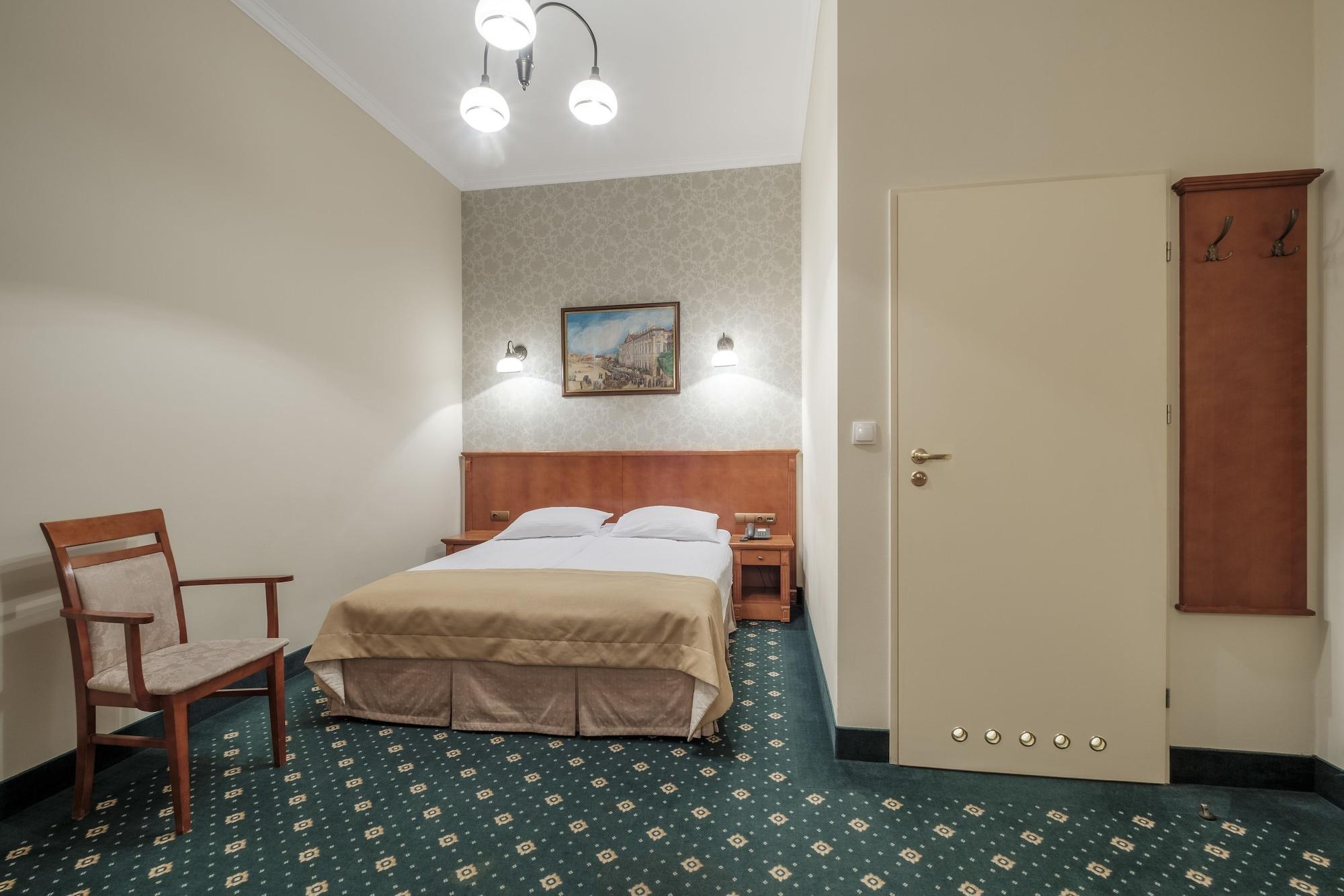 Hotel Hetman Varşova Dış mekan fotoğraf