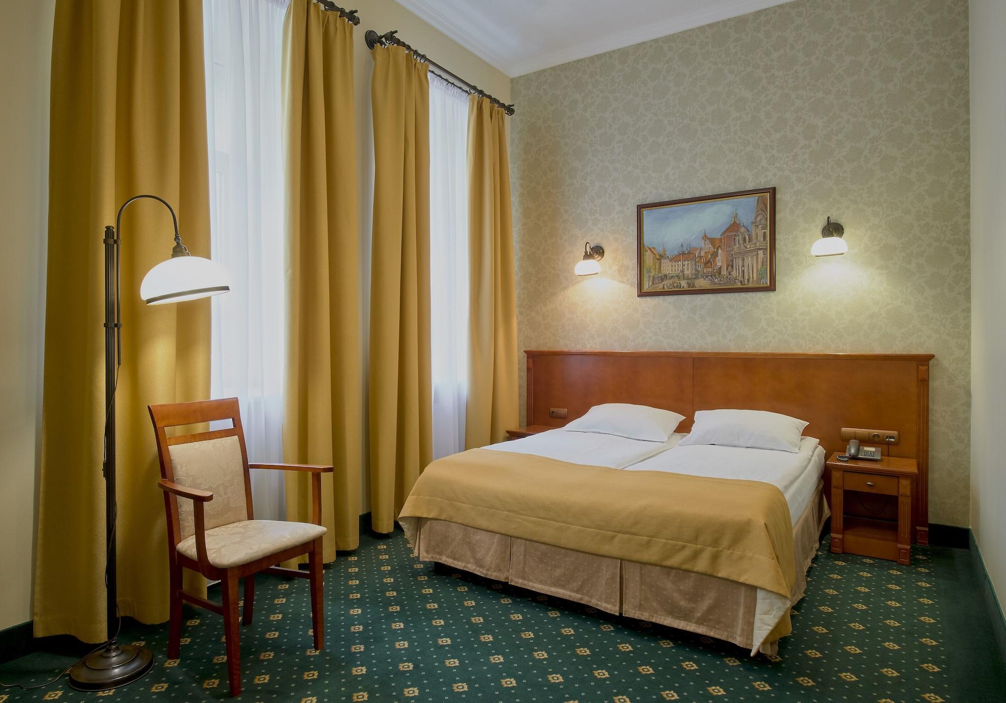 Hotel Hetman Varşova Dış mekan fotoğraf