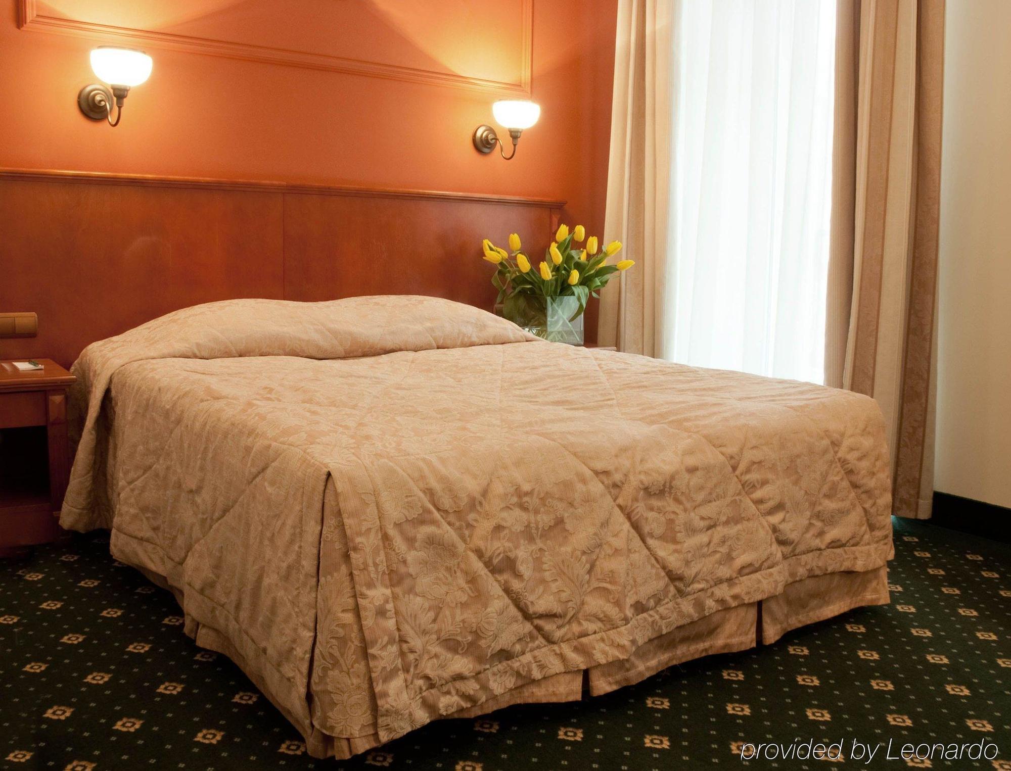 Hotel Hetman Varşova Oda fotoğraf