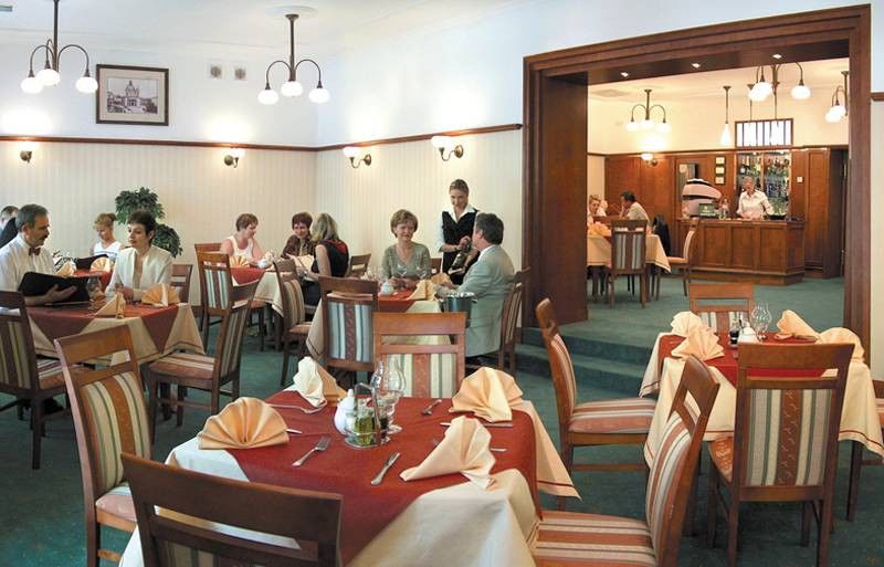 Hotel Hetman Varşova Restoran fotoğraf