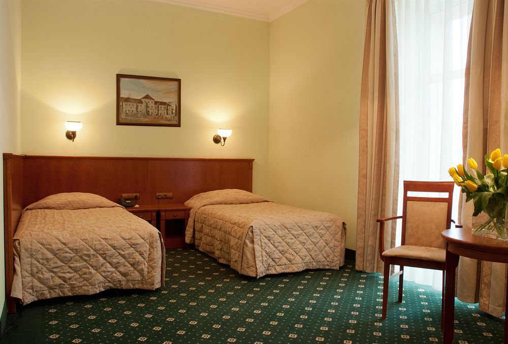 Hotel Hetman Varşova Dış mekan fotoğraf