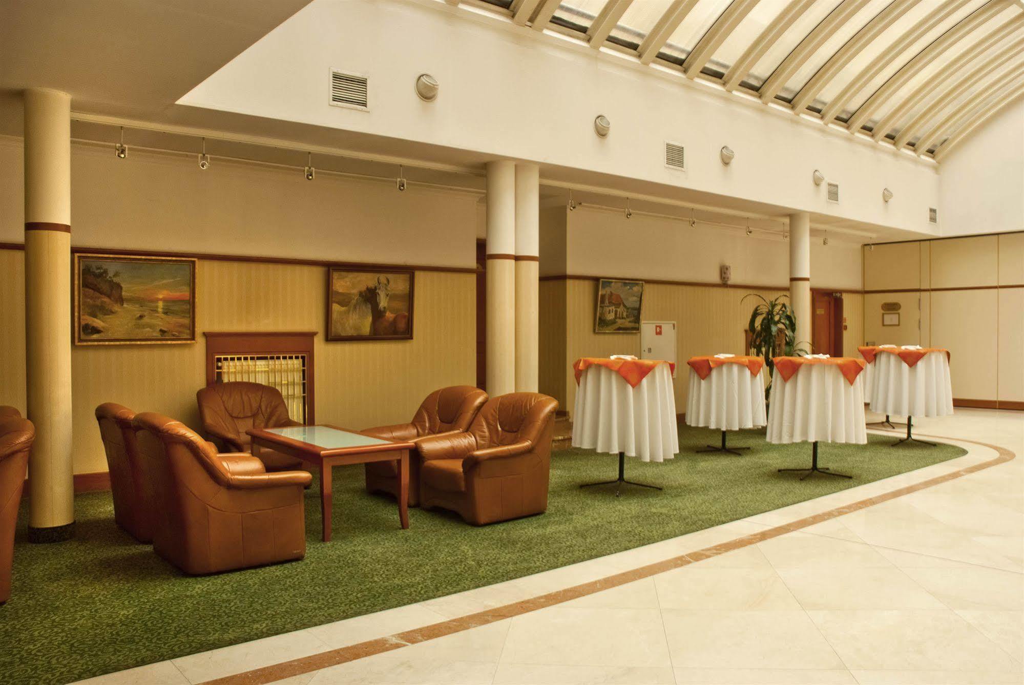 Hotel Hetman Varşova Dış mekan fotoğraf