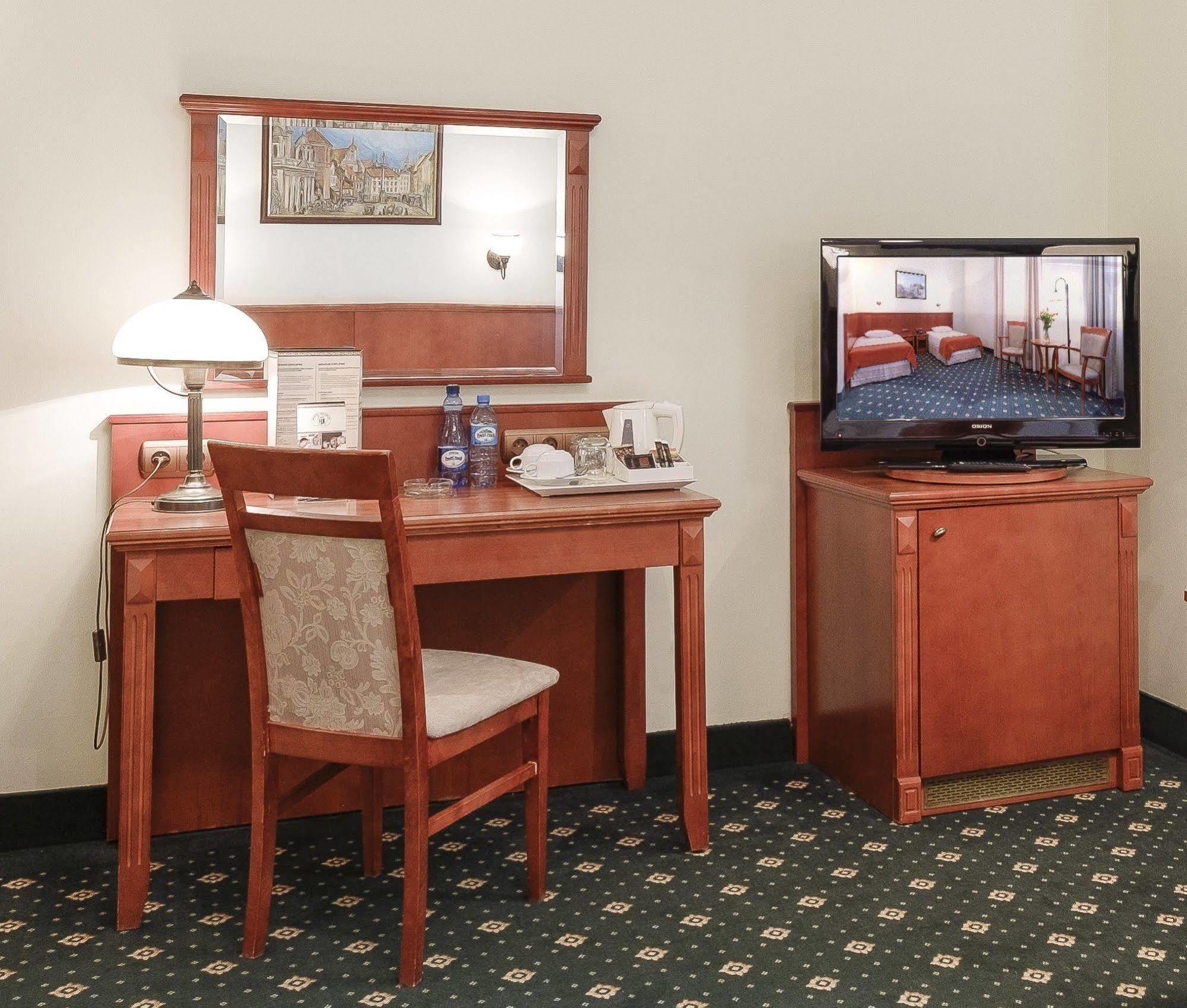 Hotel Hetman Varşova Dış mekan fotoğraf