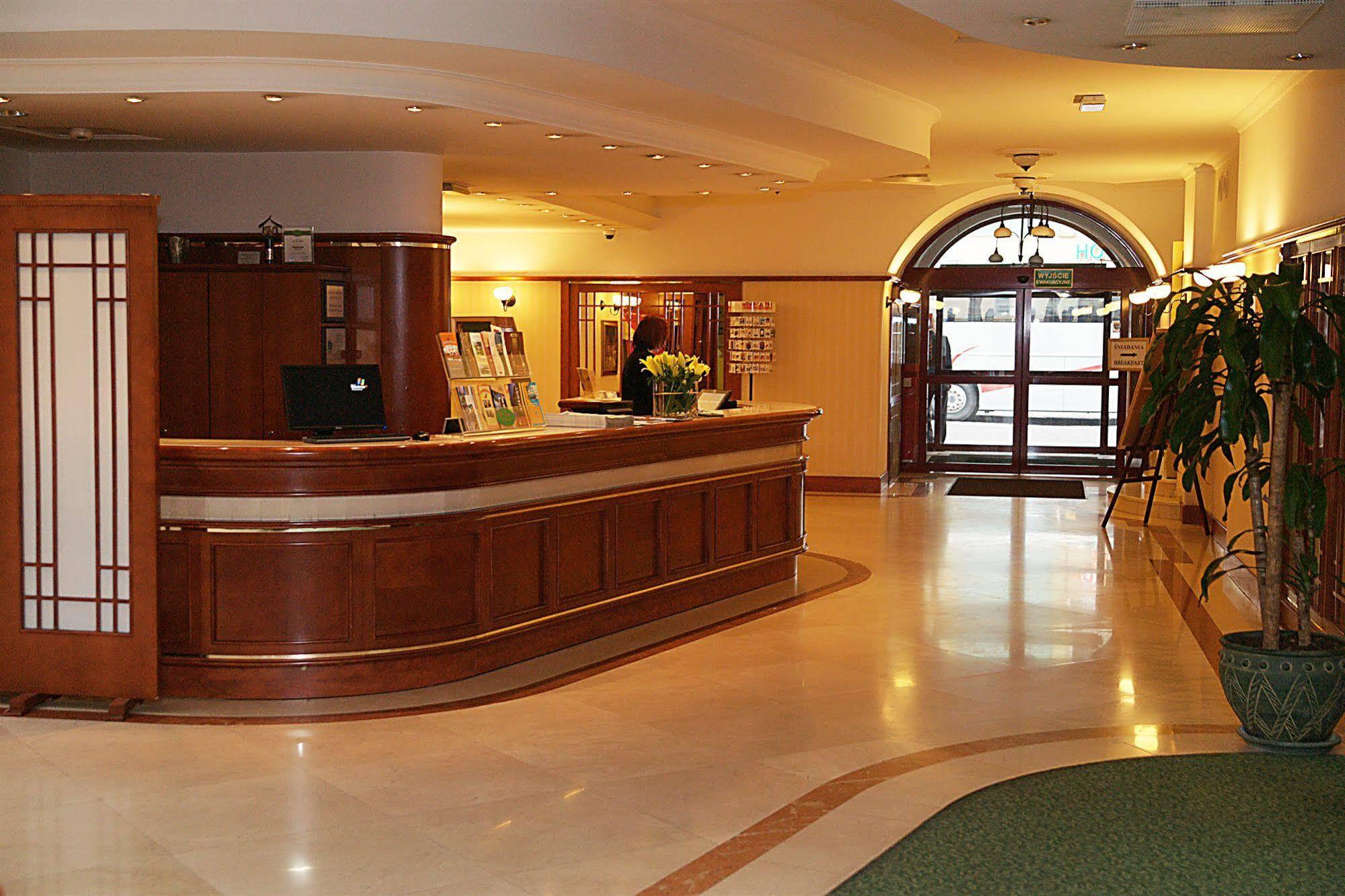 Hotel Hetman Varşova Dış mekan fotoğraf