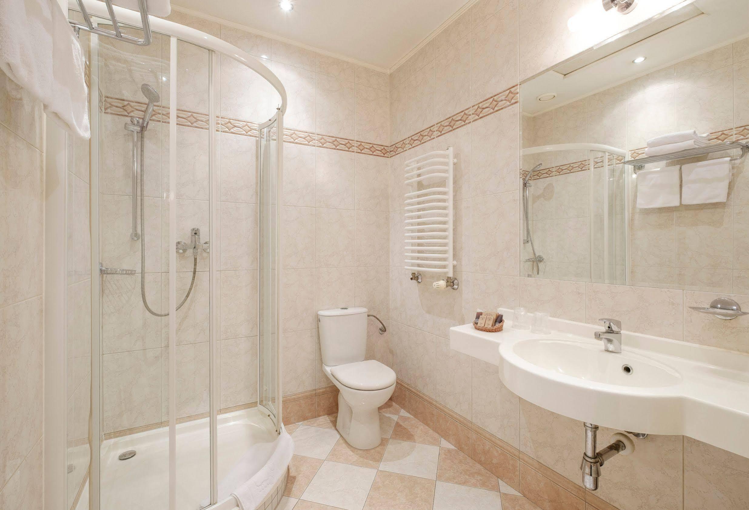 Hotel Hetman Varşova Dış mekan fotoğraf