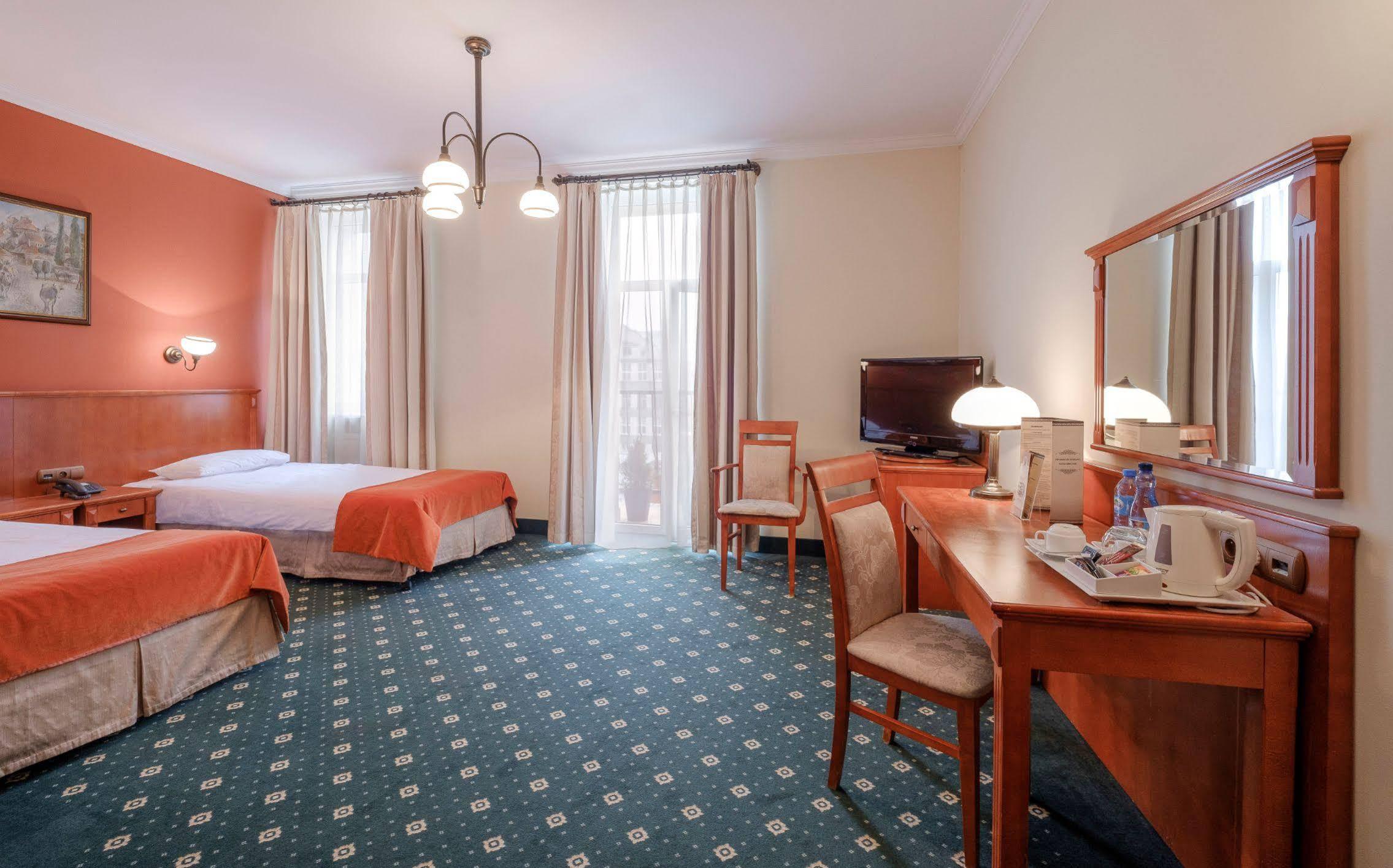 Hotel Hetman Varşova Dış mekan fotoğraf