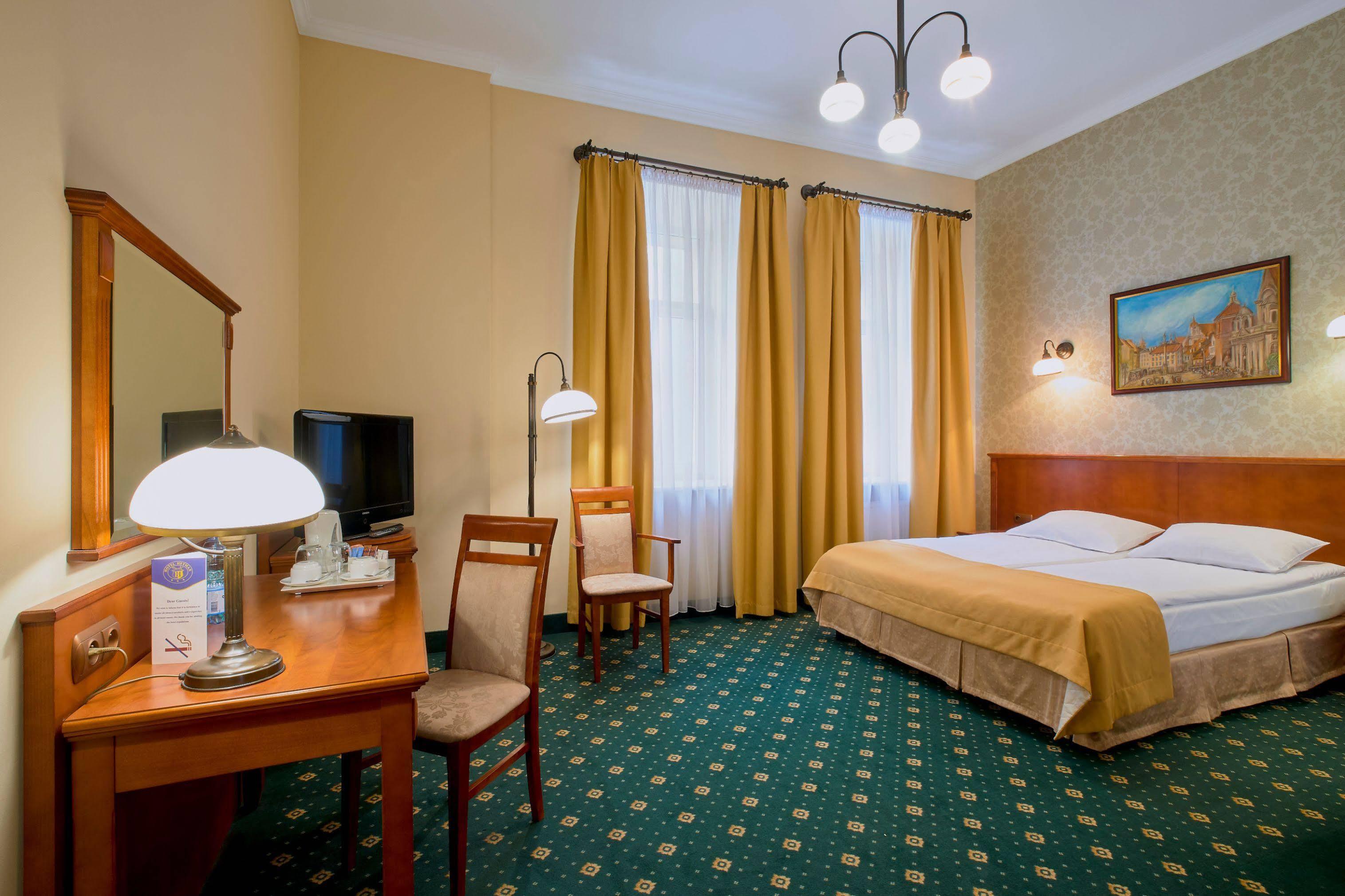 Hotel Hetman Varşova Dış mekan fotoğraf
